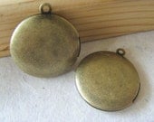 5x ROUND PLAIN LOCKET 27mm (in antique brass tone) Code 226