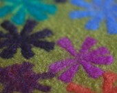 chartreuse pinwheel table mat