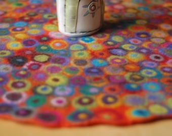 so many dots LARGE table runner