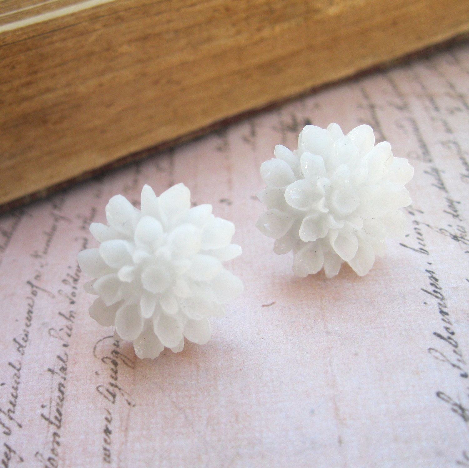 Stud Flower Earrings - Frosted White Chrysanthemum Mum