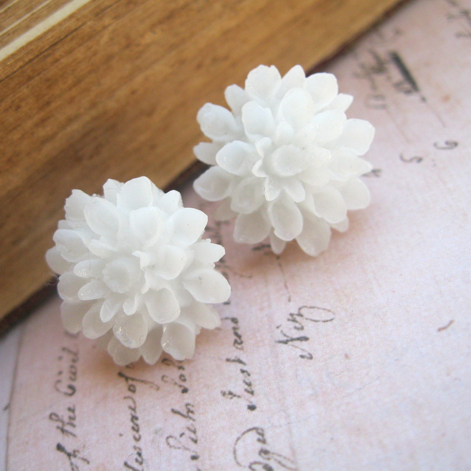 Stud Flower Earrings - Frosted White Chrysanthemum Mum