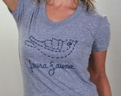 laura fauna tee size small