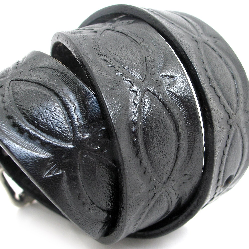Black Leather Dog Collar with Tooled/Stamped Ornate Pattern, Size XL, Large Dog, to fit a 20-24in Neck, OOAK