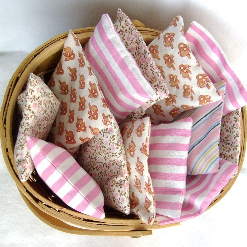 5 lavender mini sachets, in surprise colors