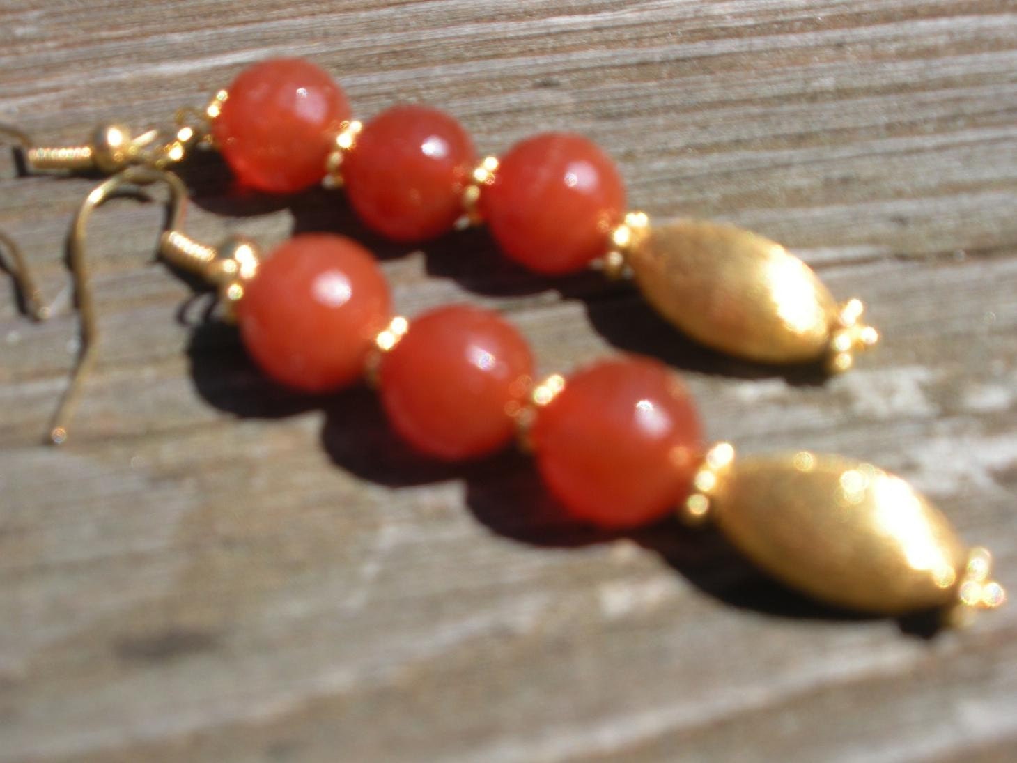 Helen of  Troy tresure - faceted carnelian and gold long dangle earring