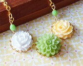 Pastel Flowers Necklace. Flowers in White, Pale Yellow and Mint Green. Bridesmaid Gift. Bridal Party Gift.