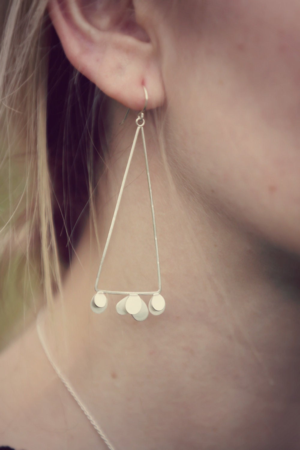 Desert Horizon Triangle Dangles
