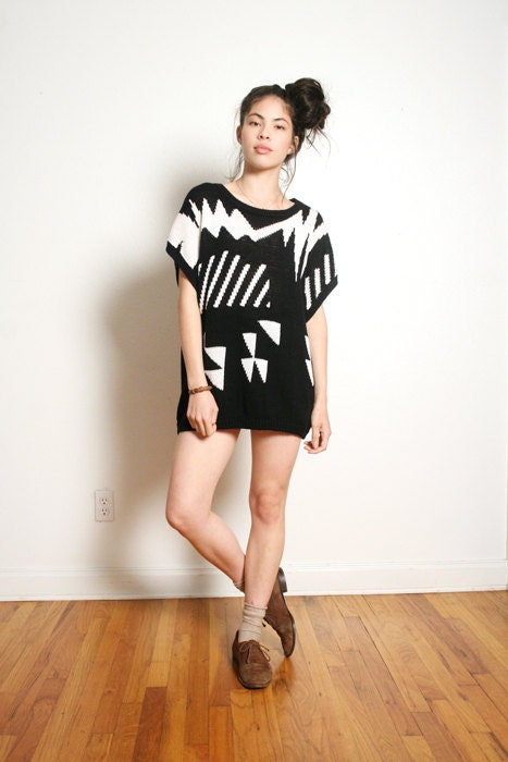 vintage black and white GEOMETRIC pattern pullover