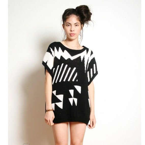 vintage black and white GEOMETRIC pattern pullover