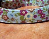 MANSFIELD PARK Organic Cotton MEDIUM Dog Collar Flowers Colorful Tranquil - All Antique Brass Hardware