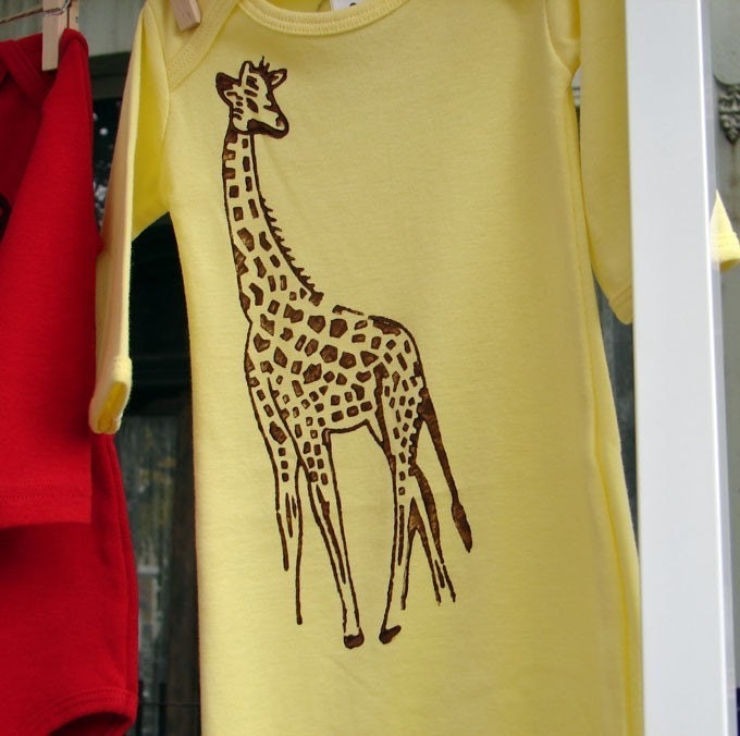 Giraffe - Infant Baby Rib Long Sleeve Gown Yellow or Blue