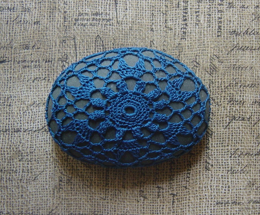Home Decor, Table Decorations, Crochet Lace Stone, Holiday, Thanksgiving, Entertaining, Handmade, Original, Woodland, Nature, Blue