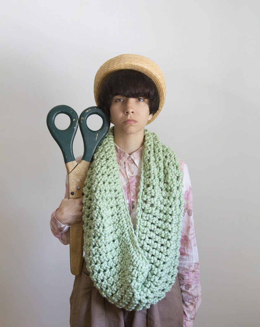 The Puffins Circle Scarf in Youthful Sage