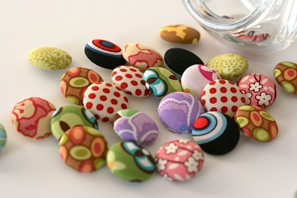 Fabric Covered Buttons Assorted Mix - 7/8 inch (size 36)  set of 10 - bulabean