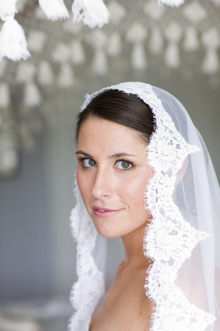 Mantilla - Floor Length Veil