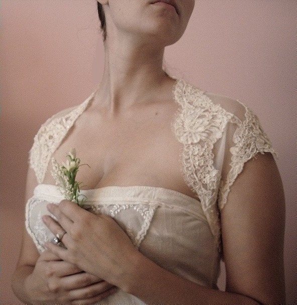 Scalloped Bridal Shrug- White or Ivory lace (Beaded)