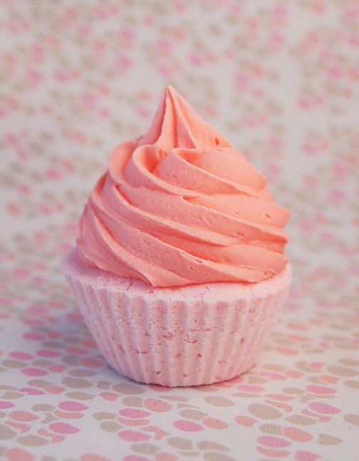 cupcake bath fizzie - pink grapefruit