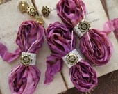 VIOLETS Cabbage Roses Ribbon