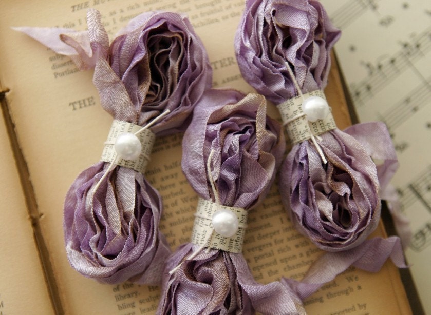 SUGARED GRAPE Cabbage Roses Ribbon