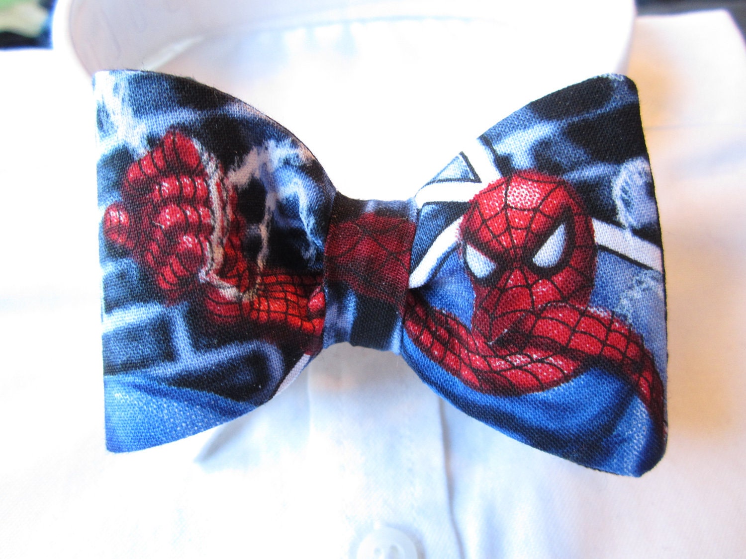 Clip on Bow tie for Child/Toddler made of Spiderman Comic Fabric