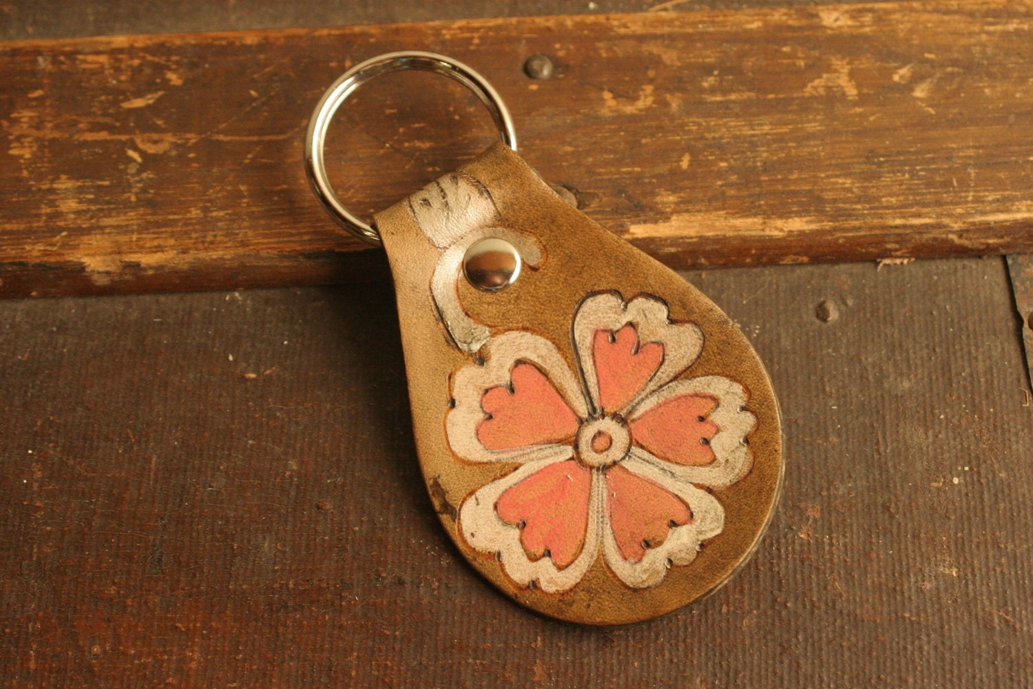 Leather Keychain - Antique brown, white, pink, silver - Black Eyed Nellie with flower