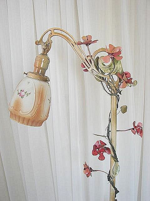Cottage Floor Lamps on Vintage Shabby Cottage Chic Floor Lamp W  By Vintagereflections