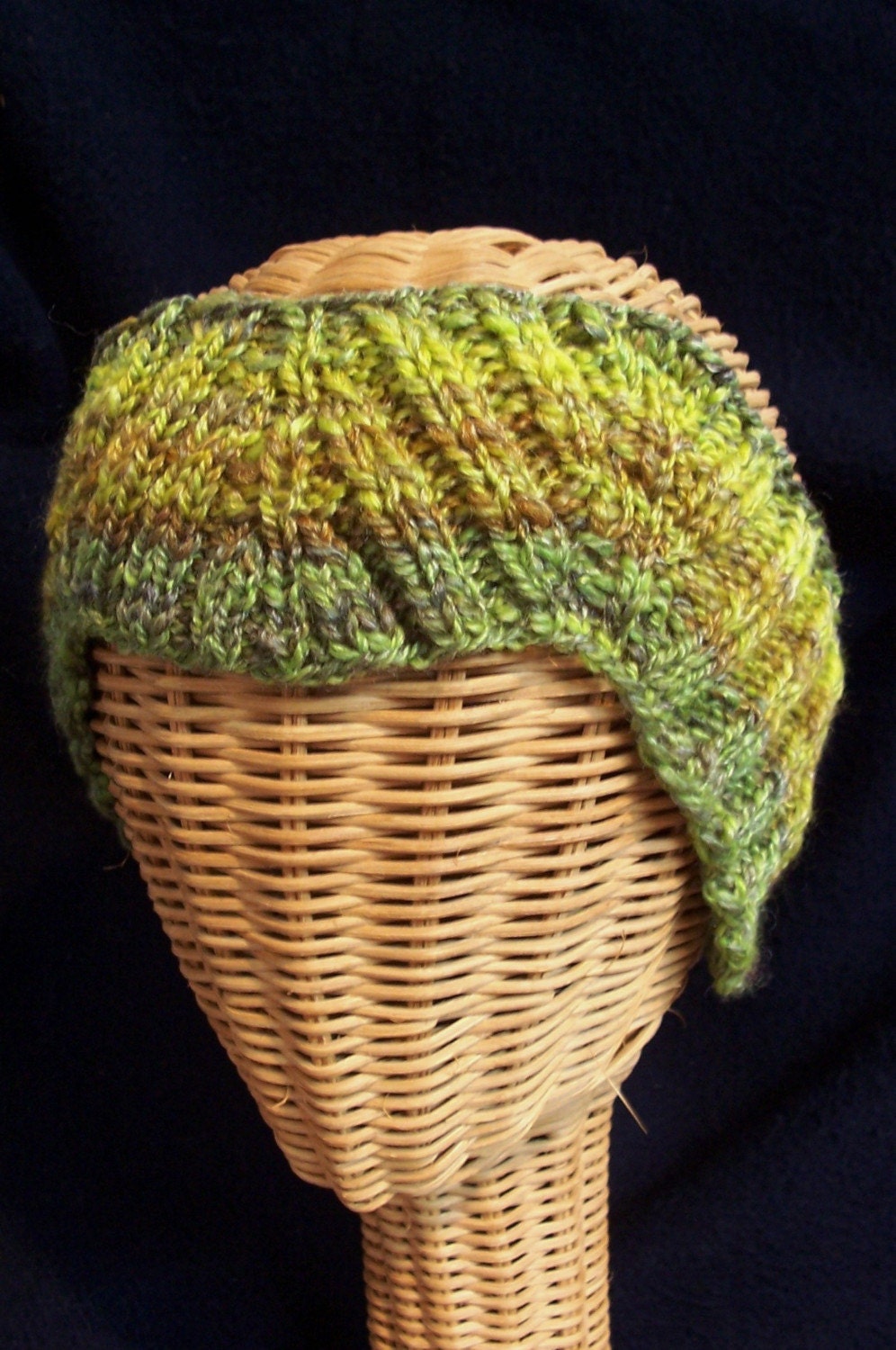 Ergonomic Earwarmer knitting pattern