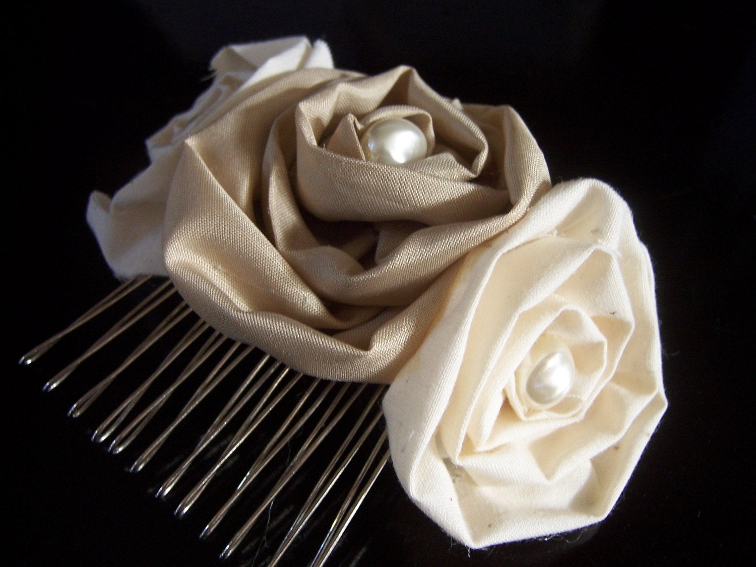Tripple Rosettes Comb