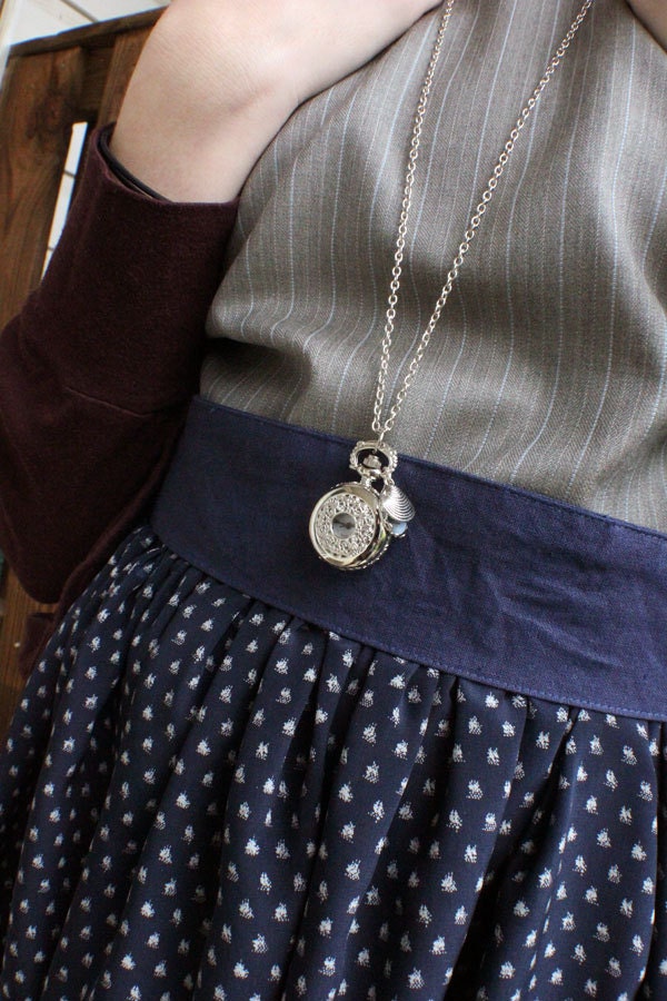 Bridesmaid Gift Photo Pocket Watch Necklace Clocket Set of 4 - Customized for Weddings, Bridesmaids, Mother, Flower Girl - Silver or Bronze