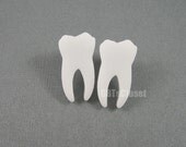 Tooth Stud Earrings in white