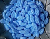 Vintage Glass Leaves, periwinkle blue, 6 beads