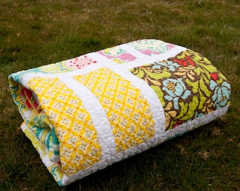 ON SALE -- mini Modern Rose Garden Quilt