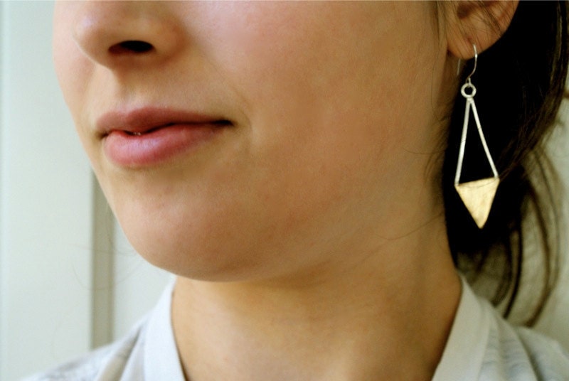 Oblong Arrow earrings in Brass