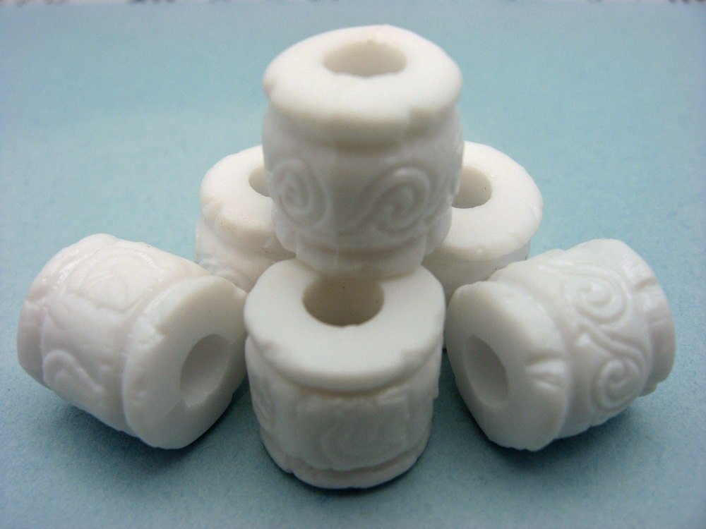 6 Vintage Lucite White Barrel Beads II 12