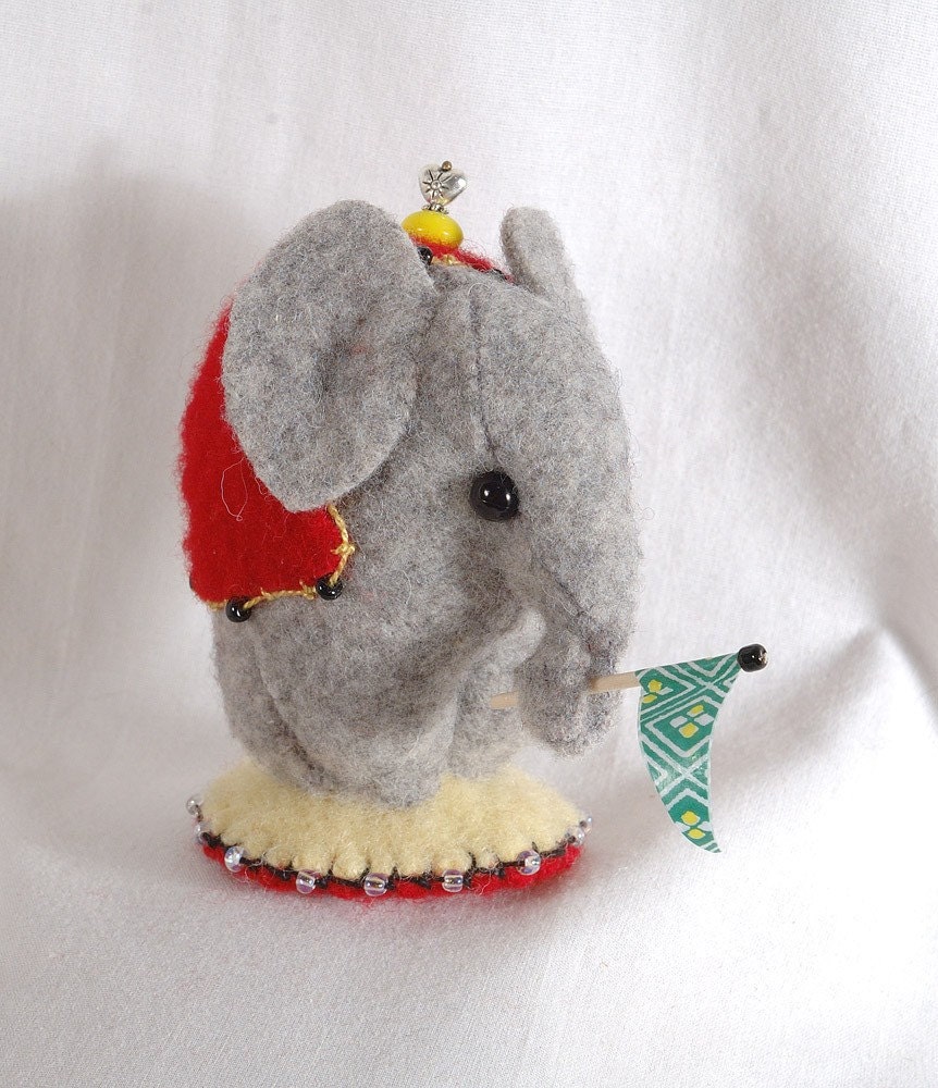 RESERVED for dccr809: Baby Circus Elephant Pincushion