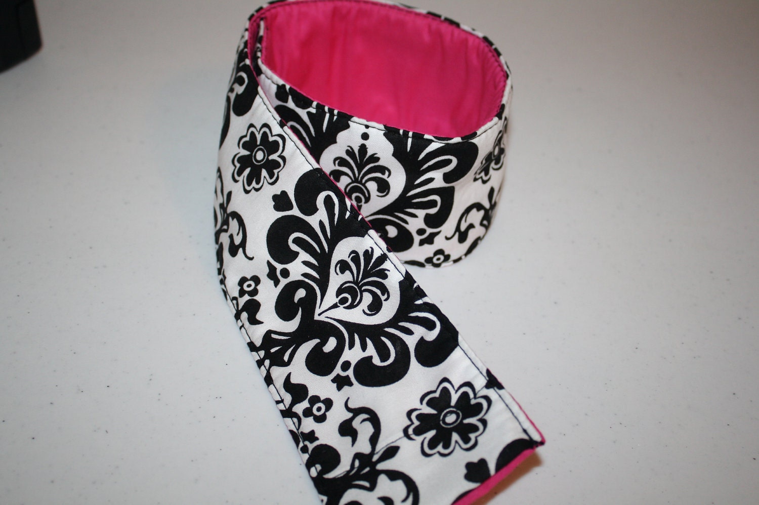 Dslr Camera Strap Cover / Lens Cap Pocket / Padded / Black Damask Hot Pink