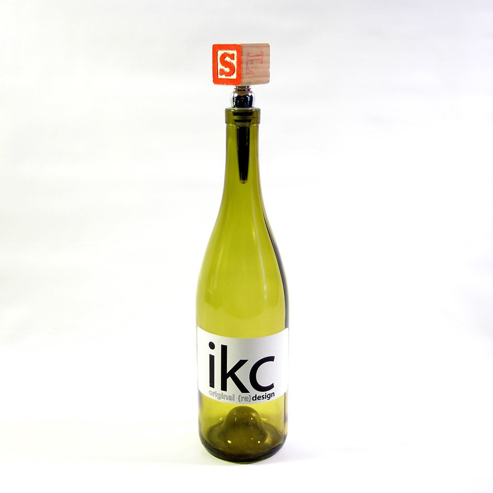 Wine Bottle Stopper - Upcycled Vintage ABC Block (red S, blue G)