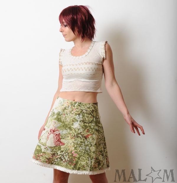 Floral short skirt in vintage French toile fabric - Spring fashion - green, red, white