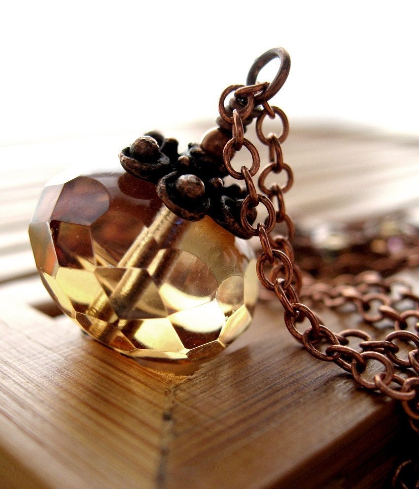 Tea and Honey Necklace - Vintage Style Jewelry, Soft Champagne Yellow Faceted Glass Pendant Necklace, Antiqued Copper Chain