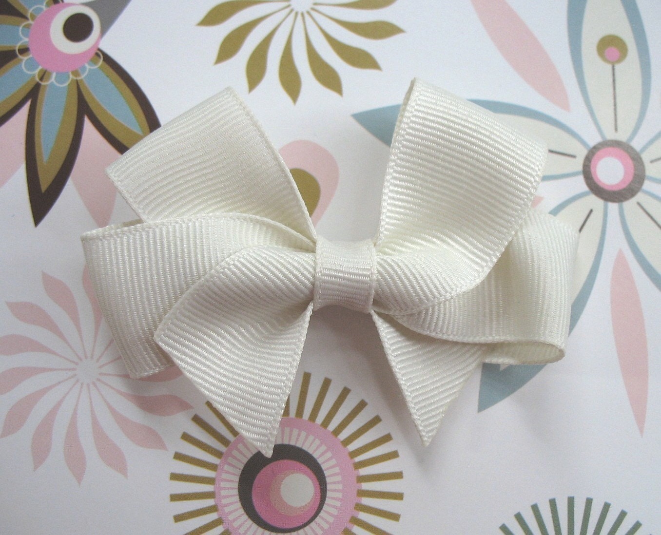 LiliBug Basic Ivory Winter White Hair Bow