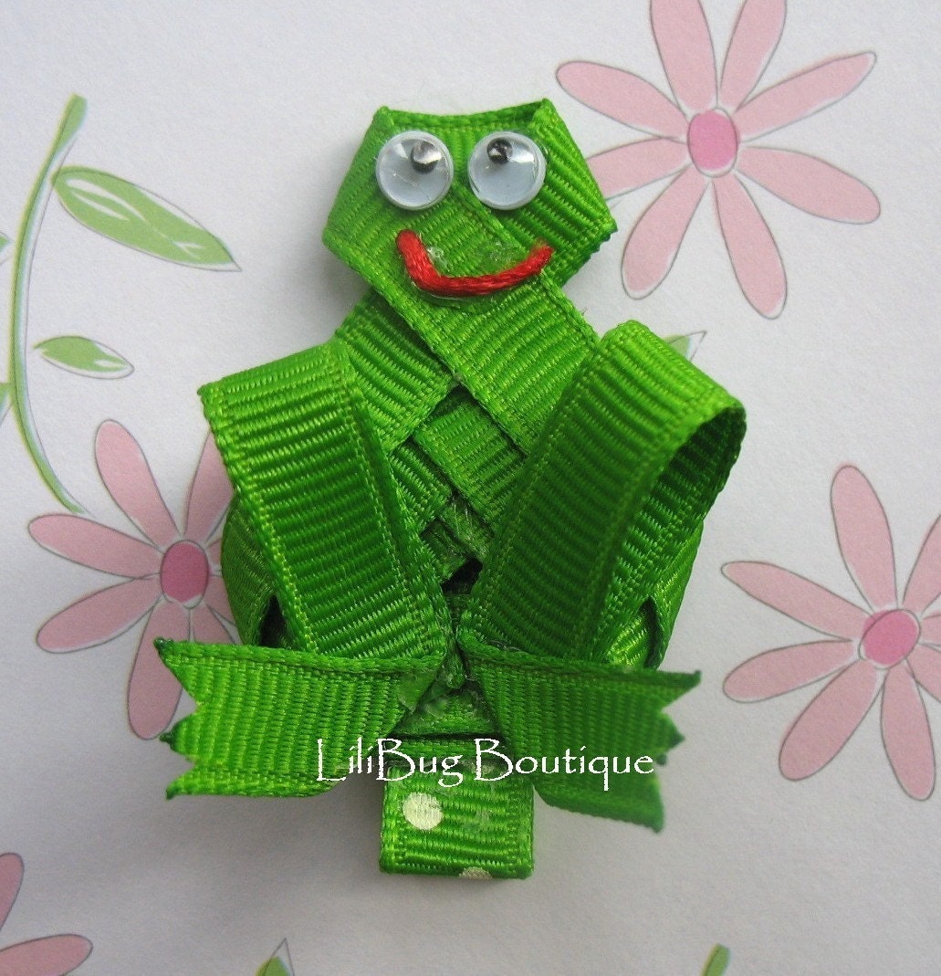 LiliBug Sitting Frog Hair Clip