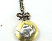 Necklace - Wonderland Tea Pot Locket