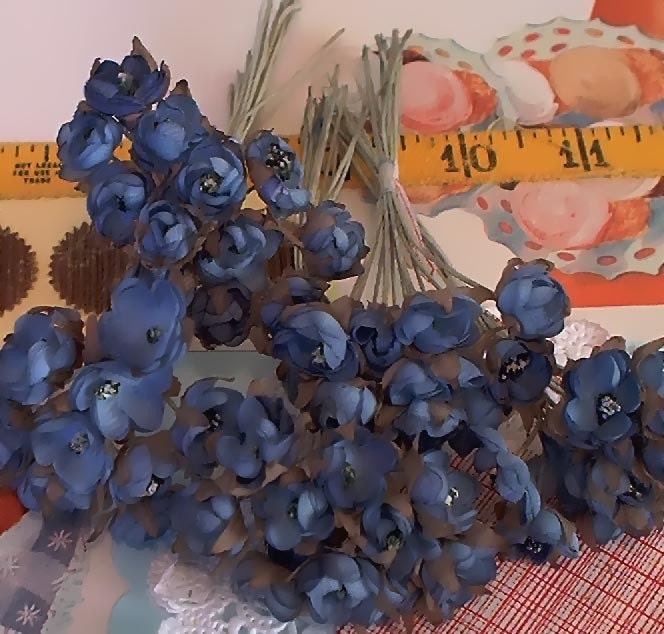 Vintage / Dry Look Rose Bouquets / Blue / Five Bunches
