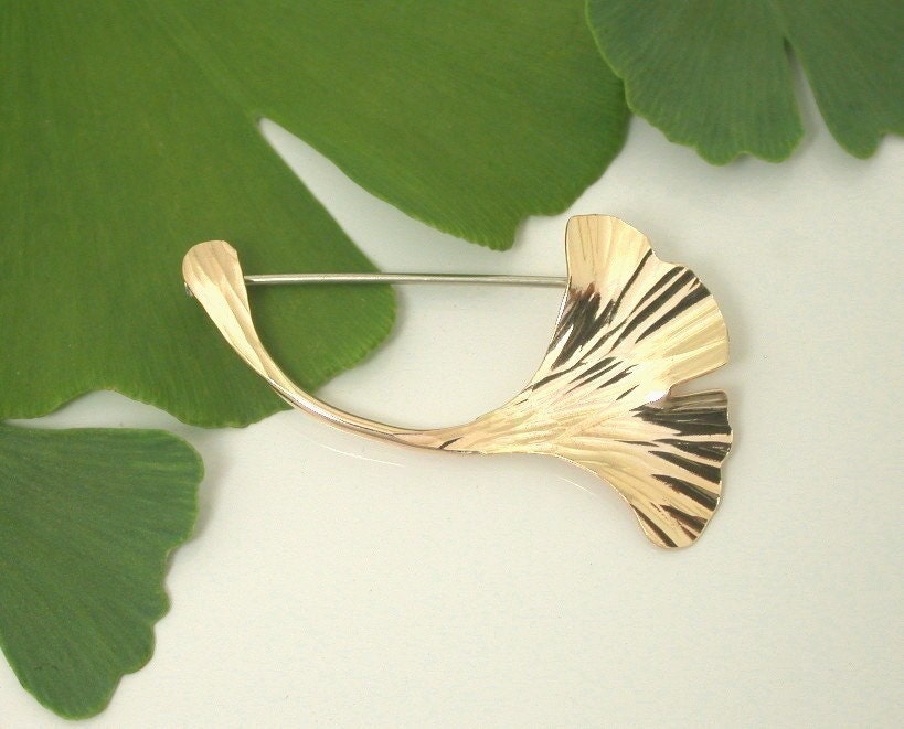Ginkgo Pin, Gold filled, Medium Sized Leaf. 250gf