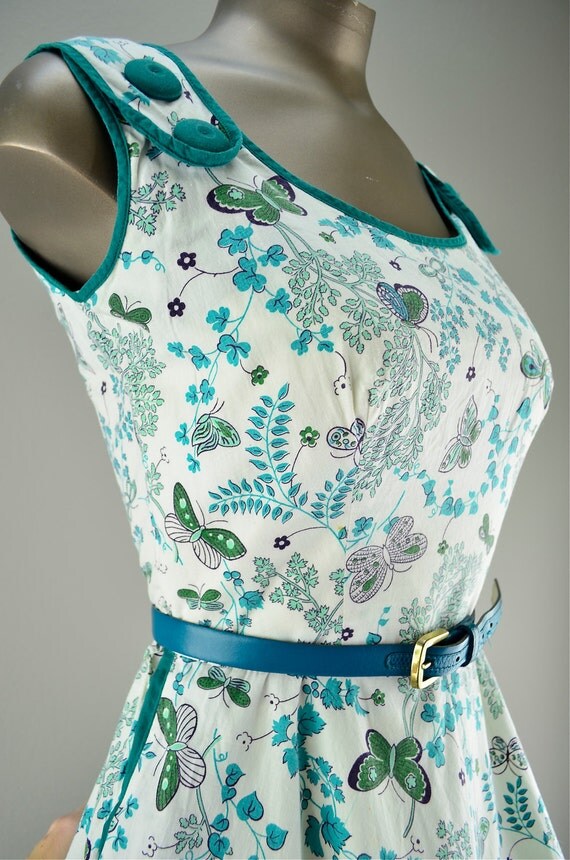 Sweet little 50s butterfly dress size small Novelty print cotton Vintage 1950s garden full skirt Mad Men