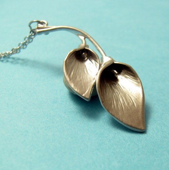 Silver Calla Lily Necklace    Minimalistic Modern Geometric