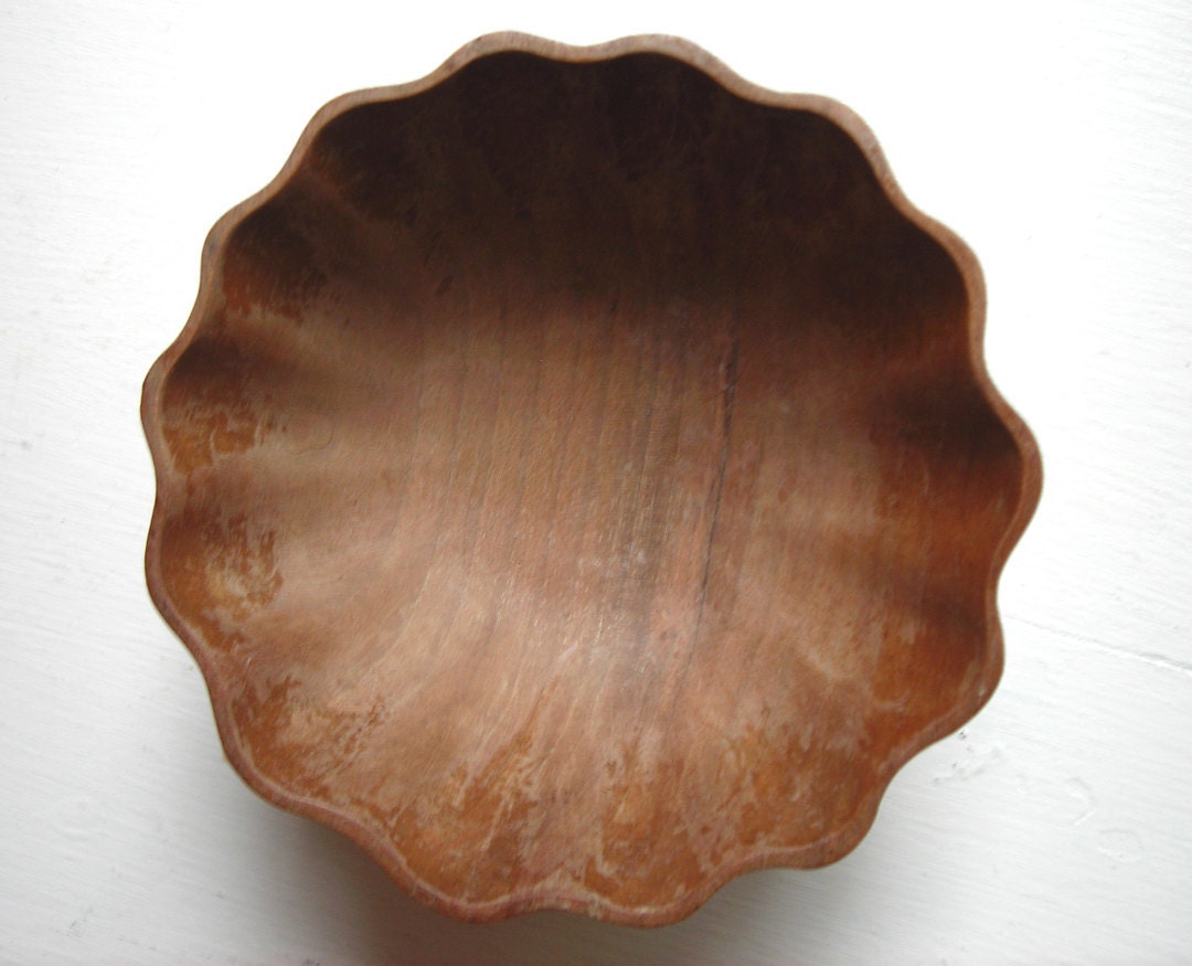 Antique Wooden Bowl : Hand Carved Bowl with Scalloped Edge 1800s