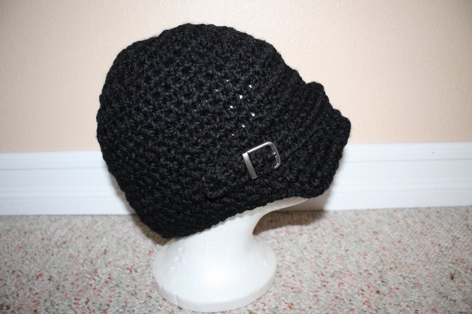 Crochet newsboy hat, super chunky, black, buckle bad, teen to adult