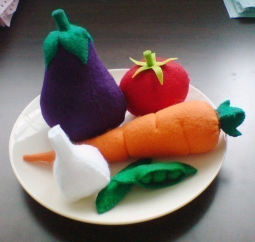 Felt Vegetables I - Eggplant Carrot Garlic Tomato Peas (PDF Patterns and Instrucrions via Email)