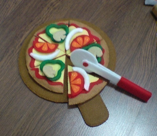Felt Thin and Thick Crust Pizzas - Patterns and Instructions via Email